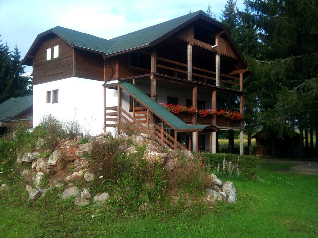 Guest House Sumski Dvor Vrhovine Bagian luar foto