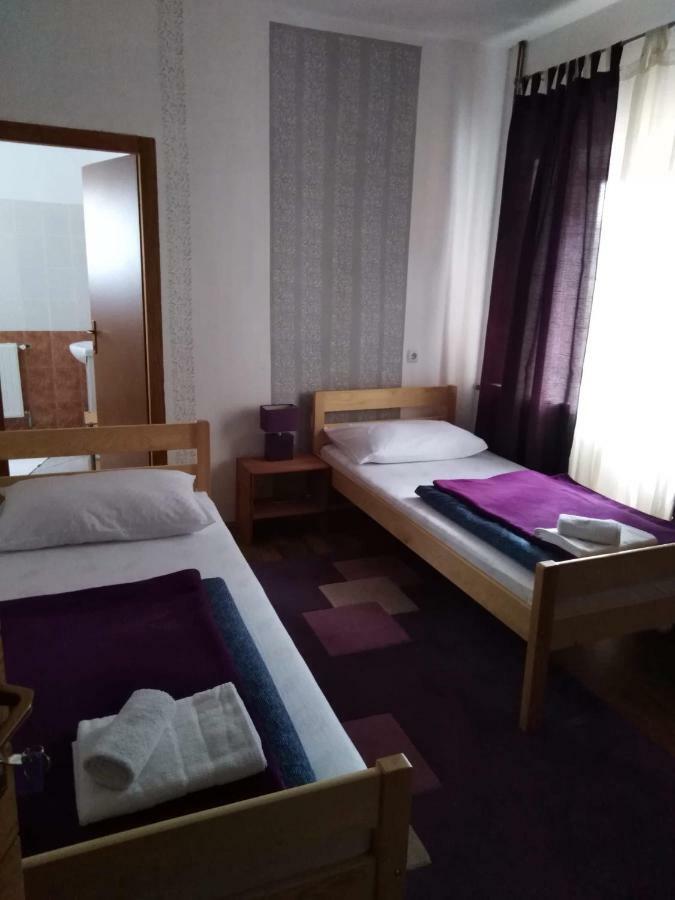 Guest House Sumski Dvor Vrhovine Bagian luar foto