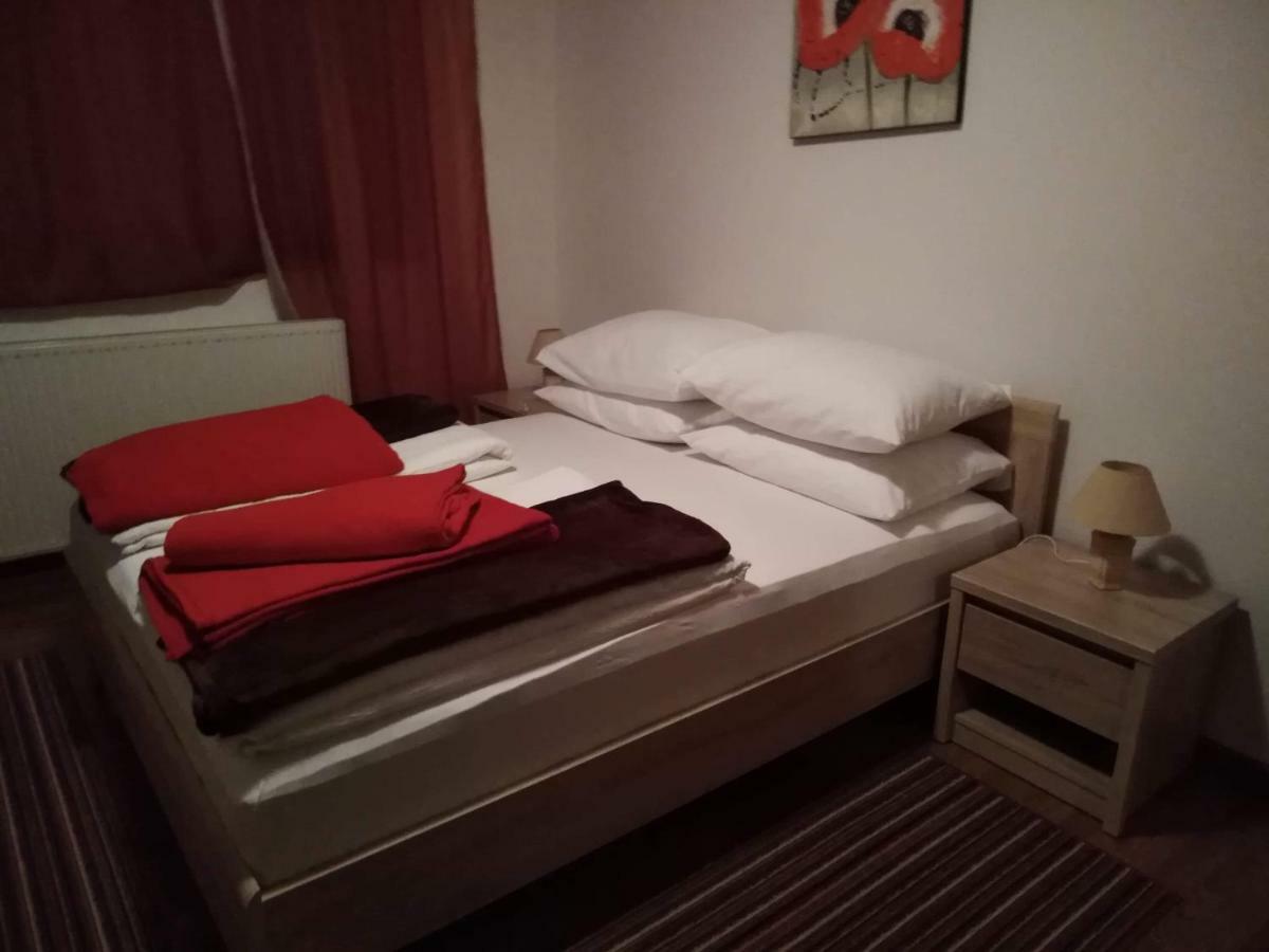 Guest House Sumski Dvor Vrhovine Bagian luar foto